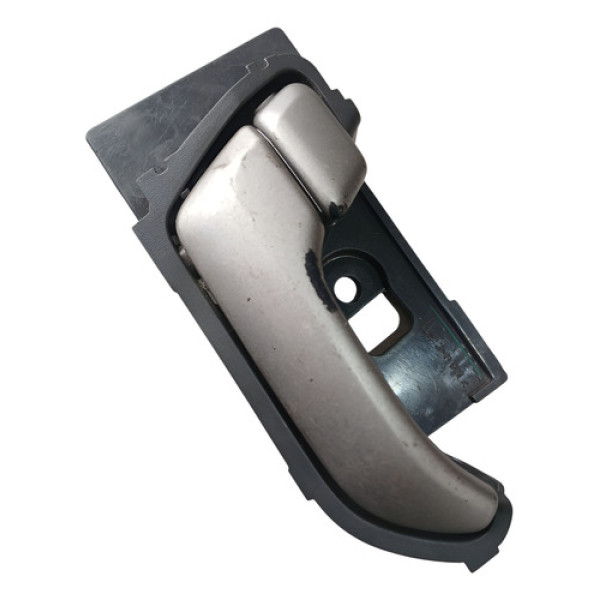 Maçaneta Interna Dianteira Esquerda Chevrolet S10 13/15 Prata Dianteira