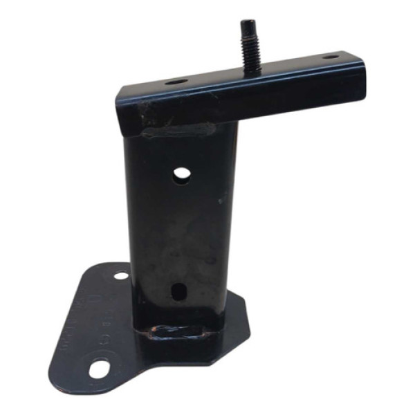 Suporte Alma Parachoque Dianteiro Direito Kicks(usado)