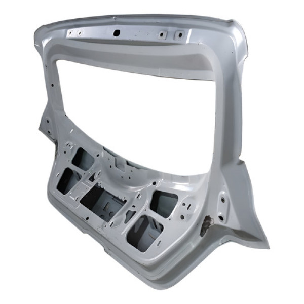 Tampa Traseira Onix S/furo 17/18 2019 Original (recuperada) Prateado