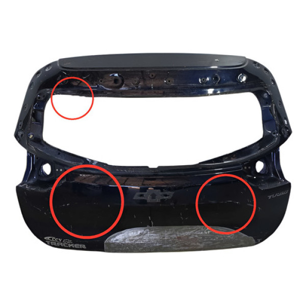 Tampa Traseira Tracker 2021/2023 (recuperada). Preto