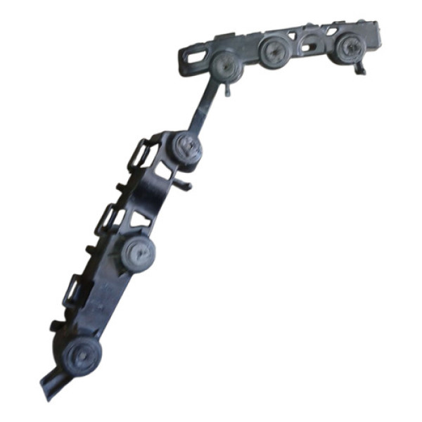 Guia Parachoque Traseiro Esquerdo Chevrolet Onix 13/19